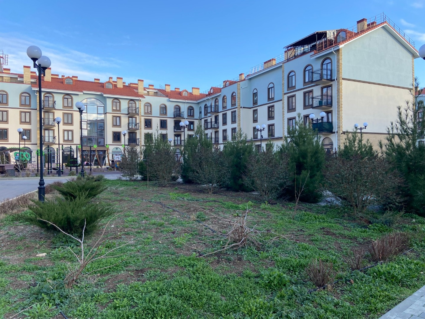 БЕЗ КОМИССИИ ДЛЯ НАШИХ ПОКУПАТЕЛЕЙ!!!
Предлагается к продаже двухкомнатная квартира в Жилом Комплексе «Евпатория». 
Архитектурный ансамбль в классическом итальянском стиле с продуманным зонированием, подсветкой фасадов, комплексным парковым благоустройством, собственным фонтаном, бульваром и охраняе