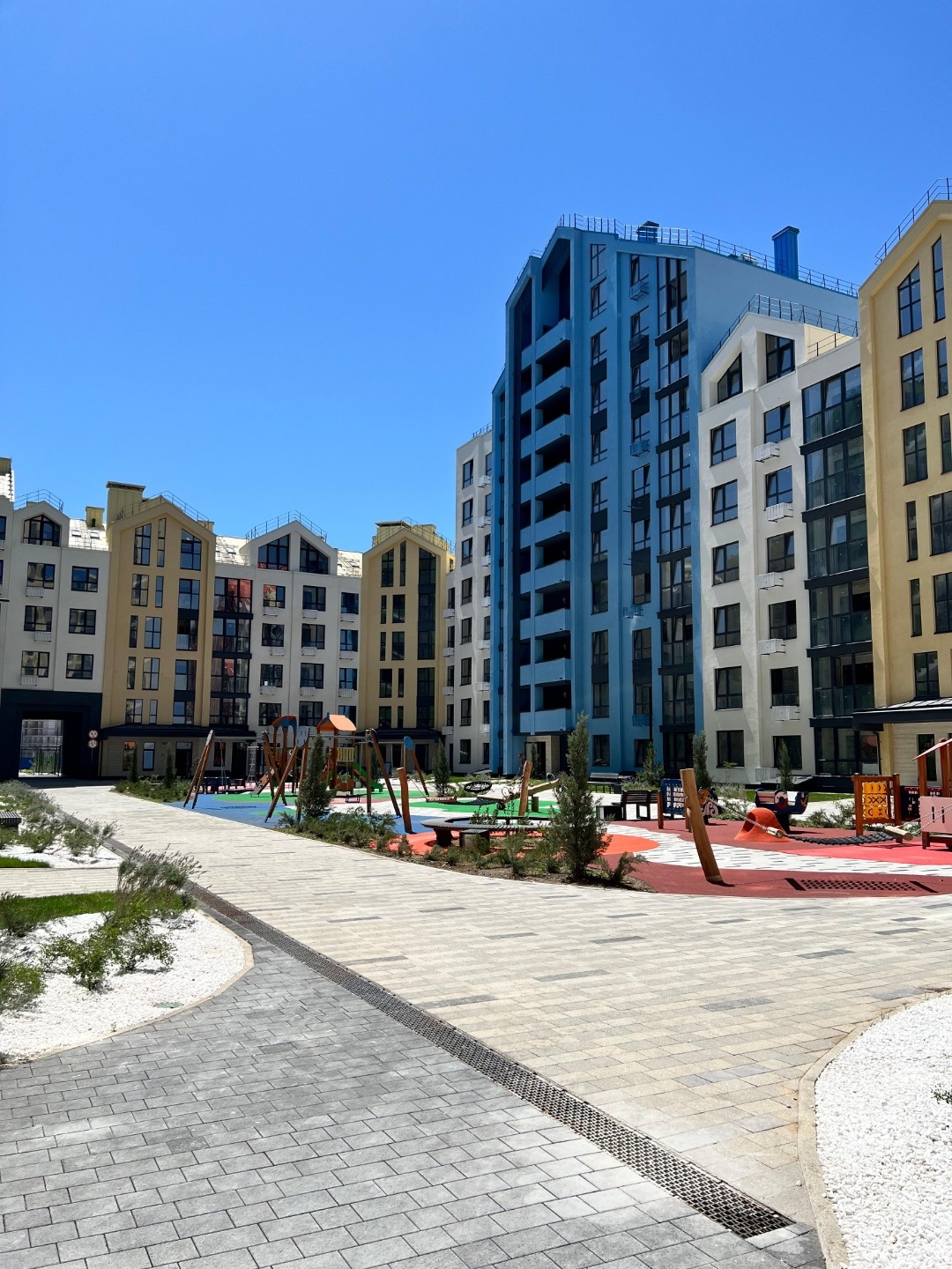 Предлагаем вашему вниманию однокомнатную квартиру в современном жилом комплексе Мойнако Ривьера. Общая площадь составляет 46.7 м², что позволяет комфортно разместиться. Просторная кухня площадью 16.8 м². Жилая зона площадью 17 м² станет вашим личным уголком для отдыха.
Квартира расположена на 7 этаж