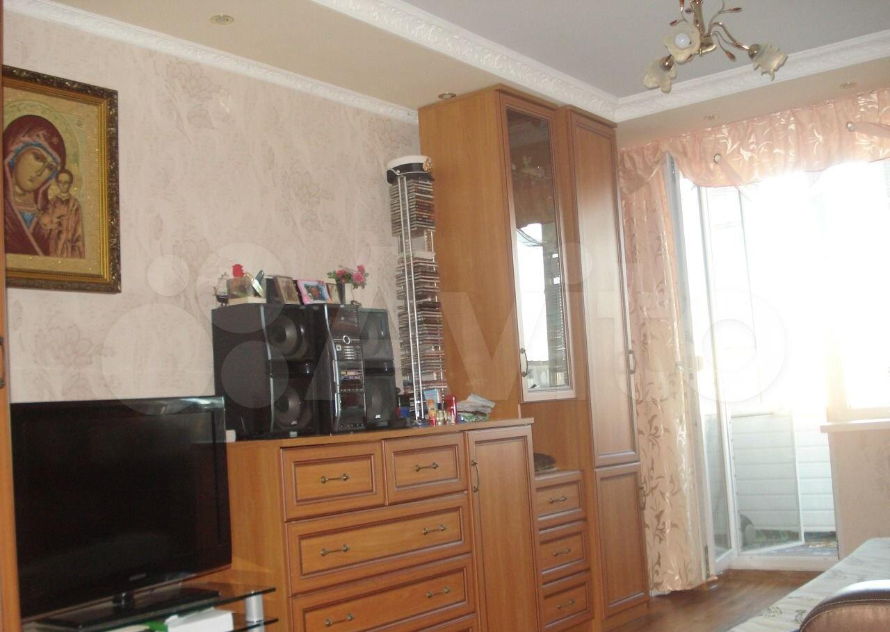 Продается  квартира  всего в 25 км от Евпатории, на берегу живописного озера Донузлав. Это идеальное место для тех, кто ценит комфорт и природу: теплое море, песчаный пляж и отличные условия для рыбалки всего в 10 км от открытого моря.
Квартира расположена в удобном районе, рядом находятся школа, де