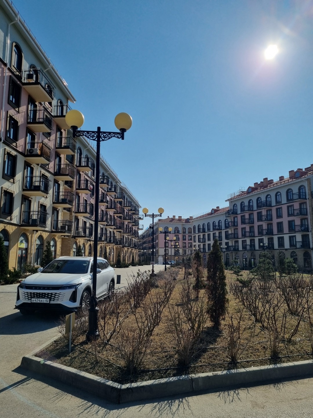 Ваша мечта о жизни у моря в Евпатории становится реальностью!
Представляем вашему вниманию уютную однокомнатную квартиру в современном жилом комплексе комфорт-класса, расположенном всего в 2 километрах от живописных пляжей Западного Крыма. Этот жилой комплекс, выполненный в изысканном итальянском ст