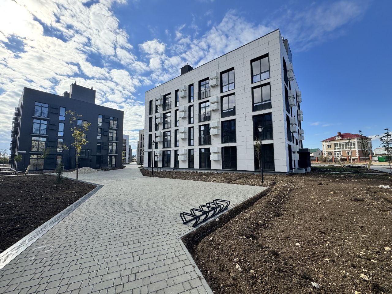 Наши цены от застройщика  без дополнительных затрат 
Работаем с любовью без комиссии 
Жилой Комплекс сдан 

При 100% оплате предоставляться скидка 3 % от стоимости квартиры

Можно приступать к выполнению ремонта 

До песчаного пляжа  900 - 1200 метров пешим шагом.

В жилом комплексе предусмотрено вс